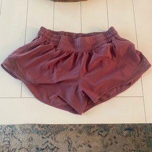 Lululemon Hotty Hot shorts 2.5”